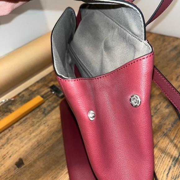 🚨DANIELLE NICOLE red Nolan  leather backpack🚨 - Picture 5 of 9